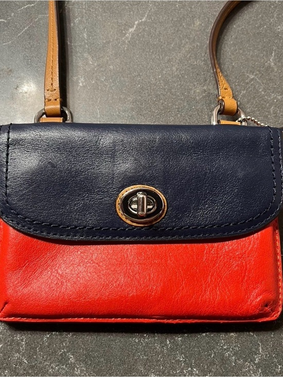 Coach Handbags - Coach park Dylan small crossbody vintage